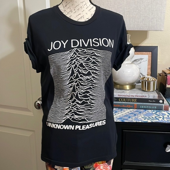 Joy Division Unknown Pleasures T-shirt - Picture 2 of 7